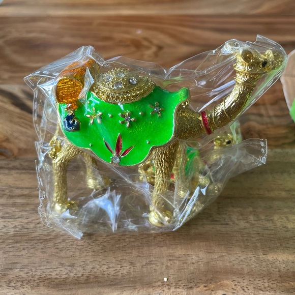 NWT Camel with Baby Souvenir Decoration Item - Picture 3 of 5